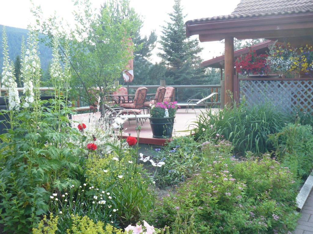 Hitching Post Resort Kelowna Pokoj fotografie