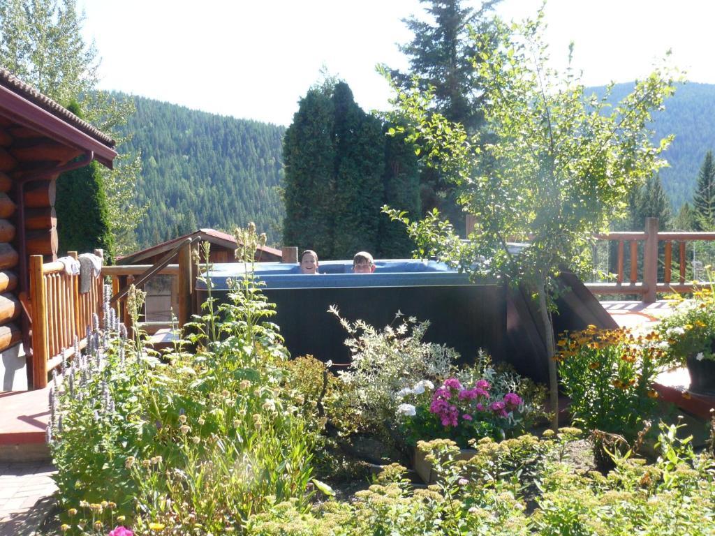 Hitching Post Resort Kelowna Exteriér fotografie
