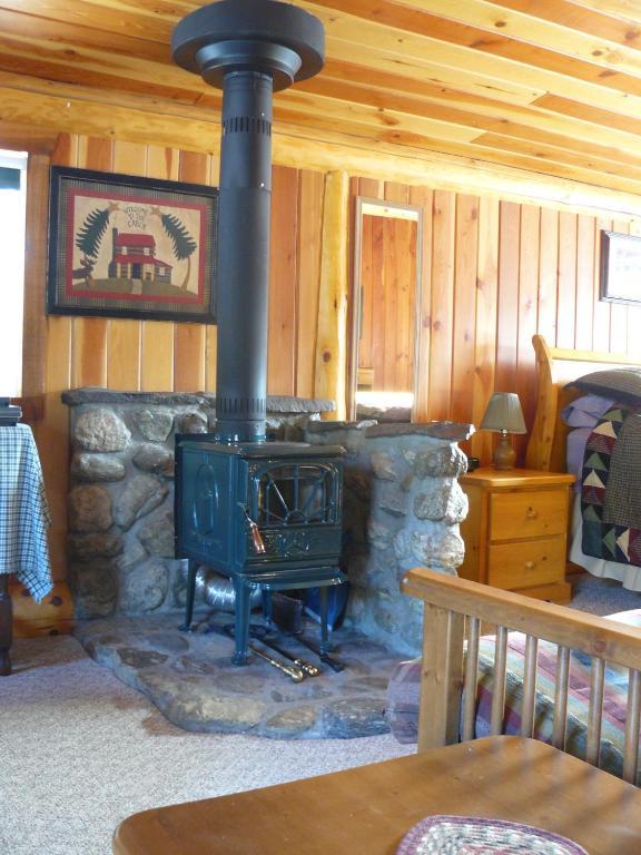 Hitching Post Resort Kelowna Pokoj fotografie