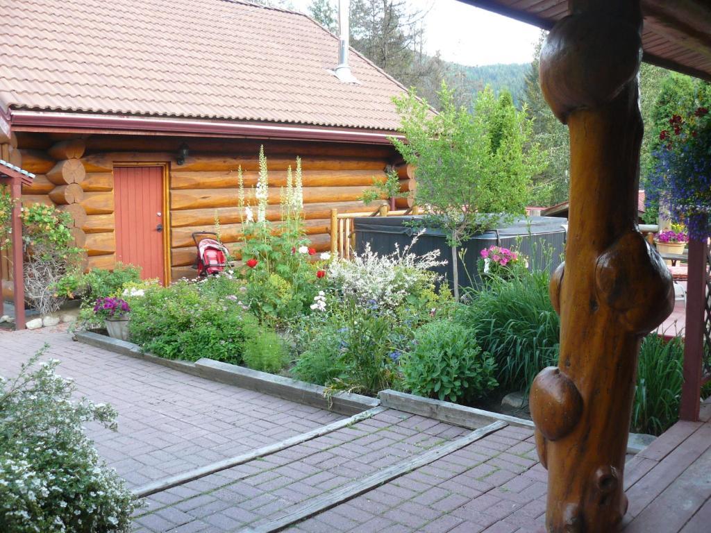 Hitching Post Resort Kelowna Pokoj fotografie