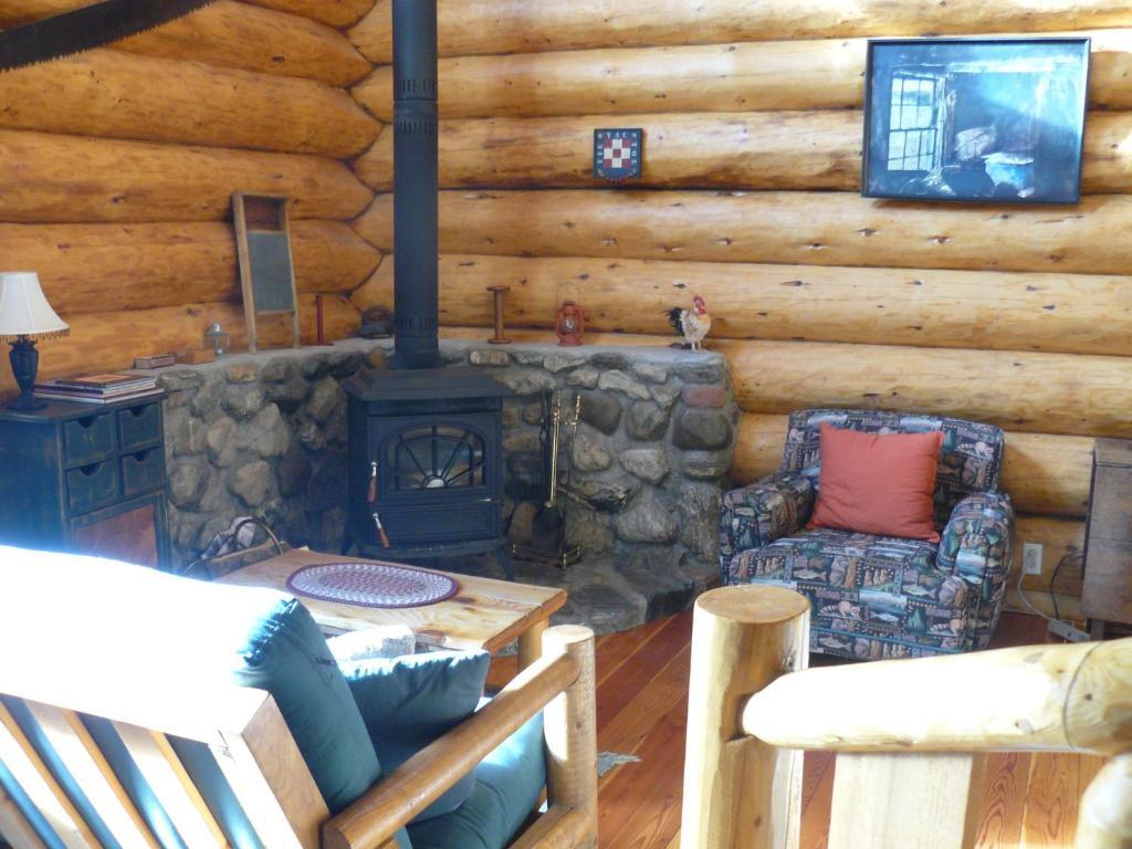 Hitching Post Resort Kelowna Pokoj fotografie