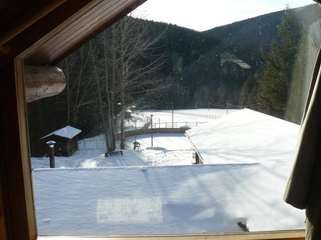 Hitching Post Resort Kelowna Pokoj fotografie