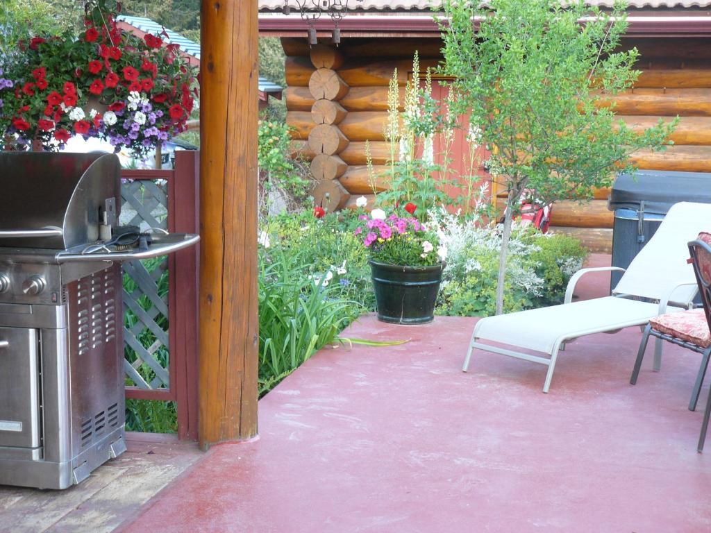 Hitching Post Resort Kelowna Pokoj fotografie