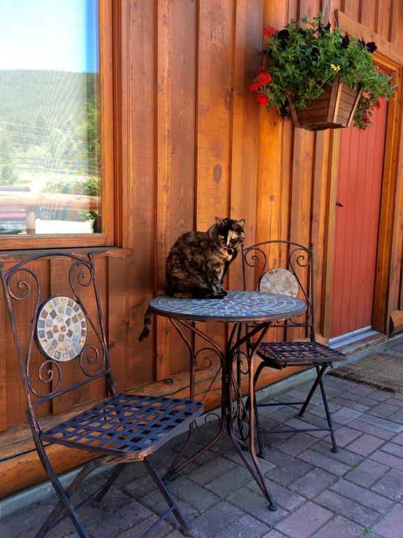 Hitching Post Resort Kelowna Exteriér fotografie