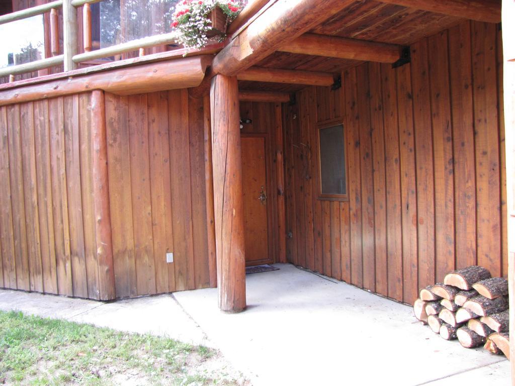 Hitching Post Resort Kelowna Exteriér fotografie